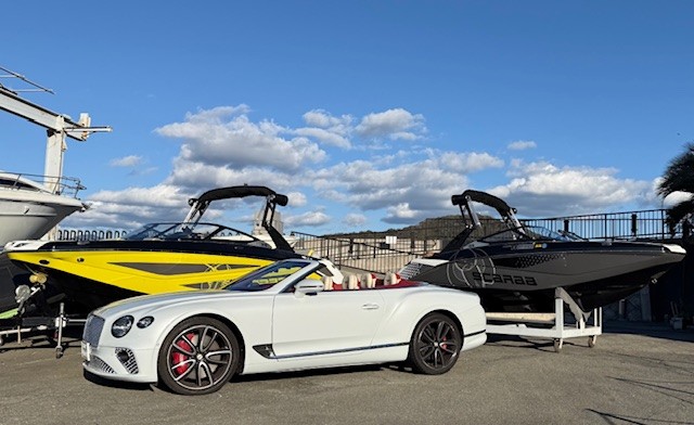 船上で体験を楽しむお客様